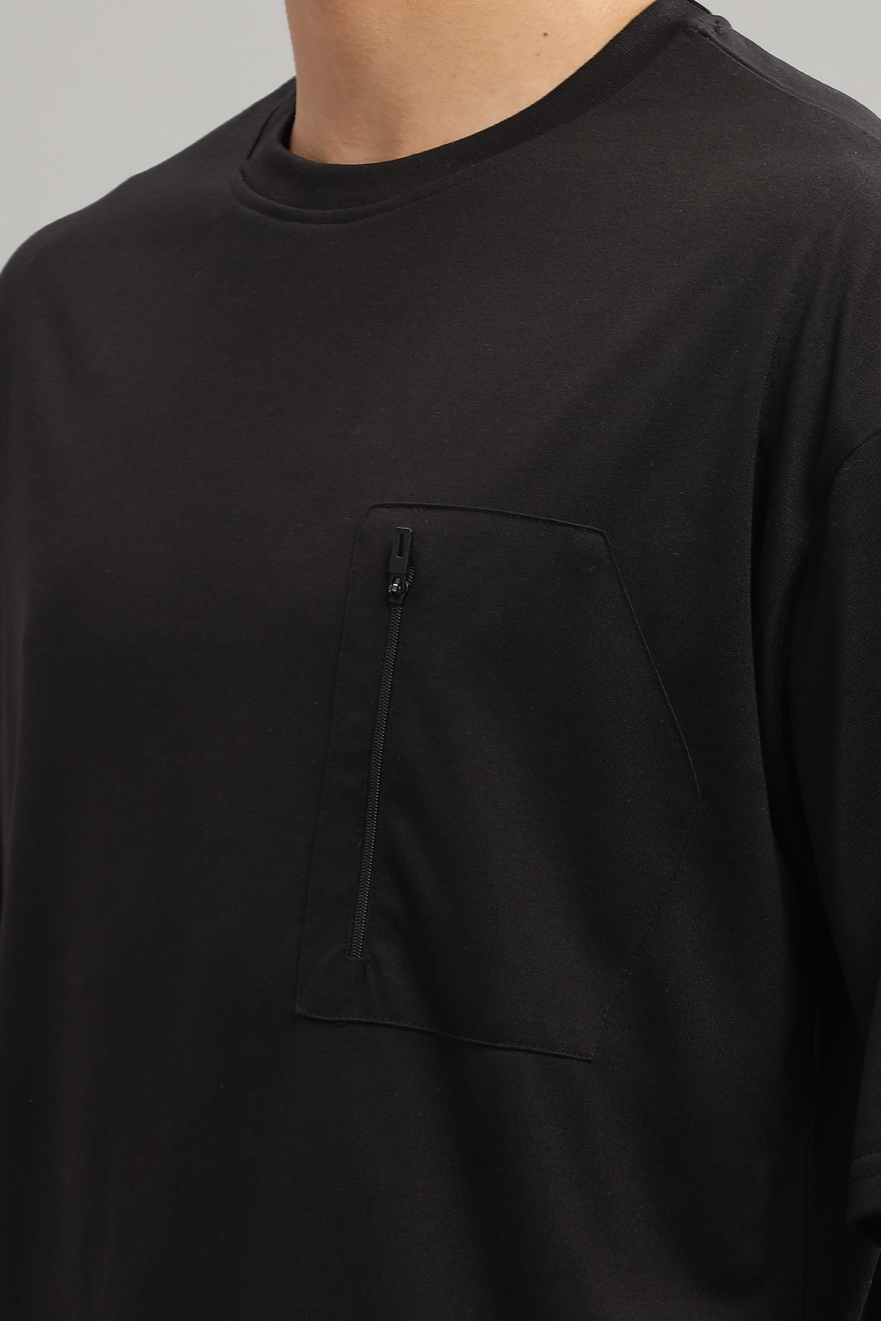 Black Oversized Zipper Pocket T-Shirt