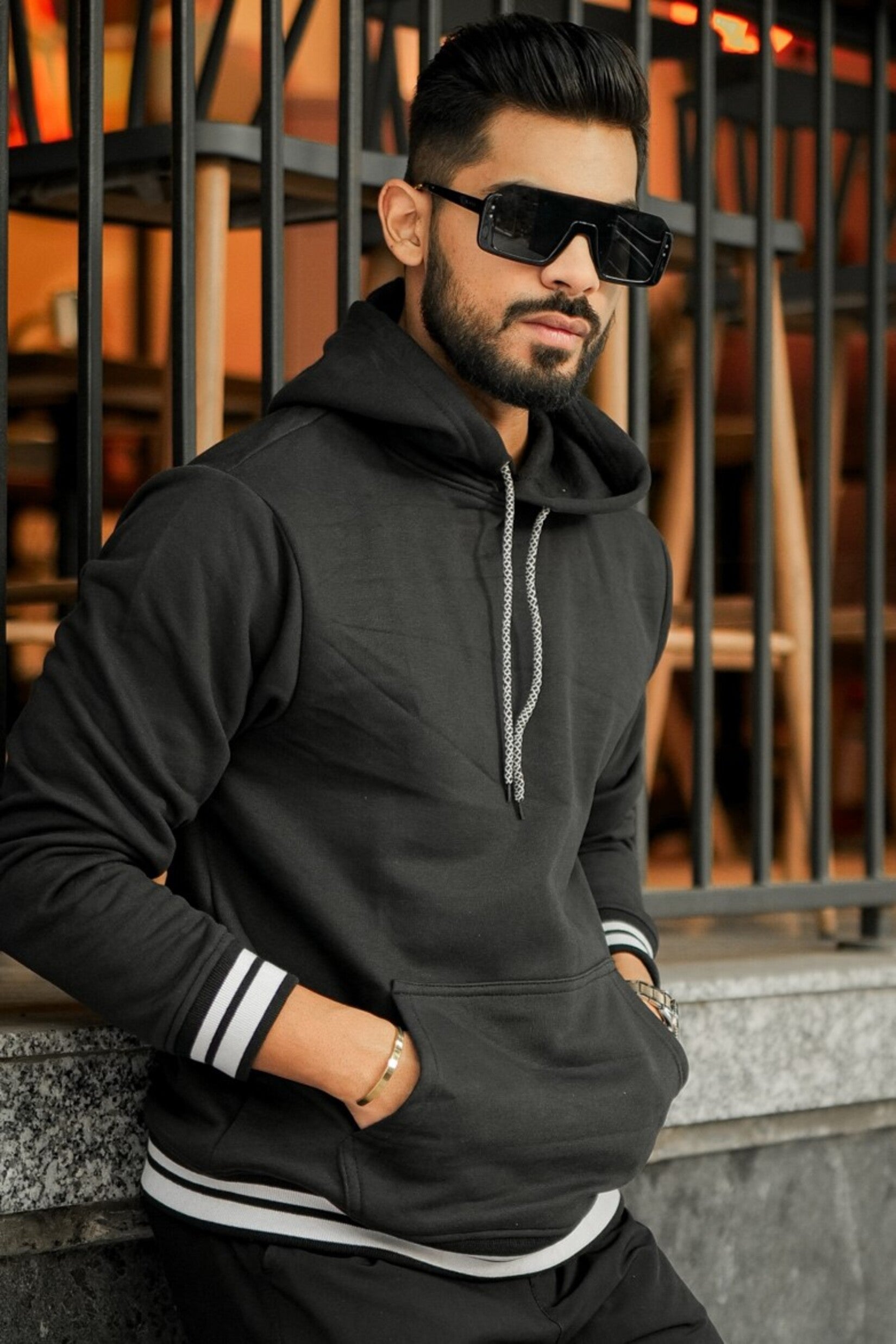 Black Full Sleeve Kangaroo Pocket Hoodie